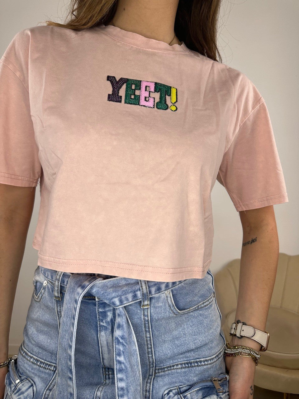 T-SHIRT YEET ROSA