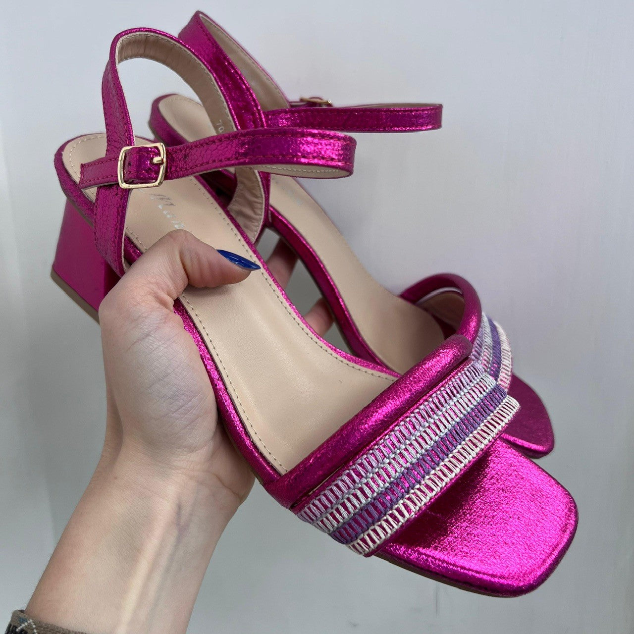 SANDALI GISEL FUCSIA