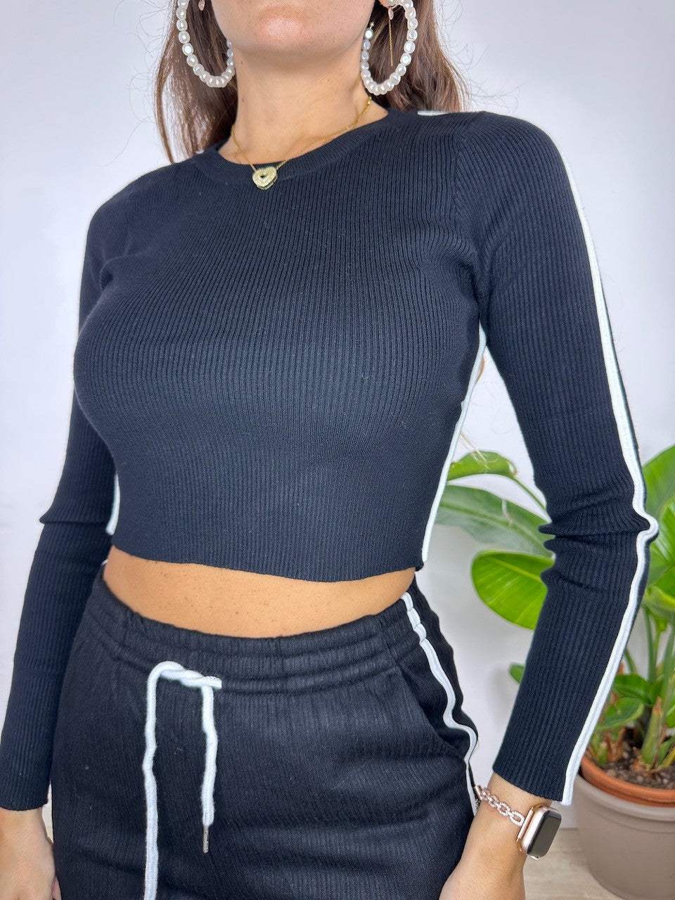 MAGLIA CROP VERONIKA NERA