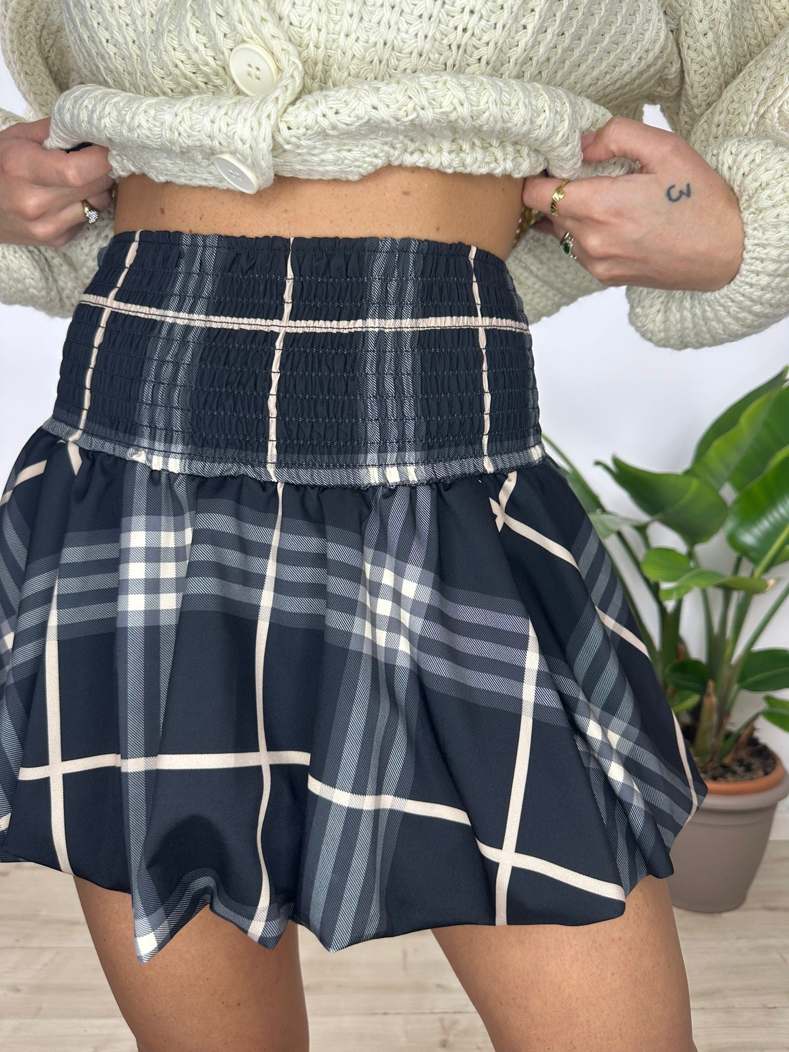 MINIGONNA BALLON TARTAN NERA