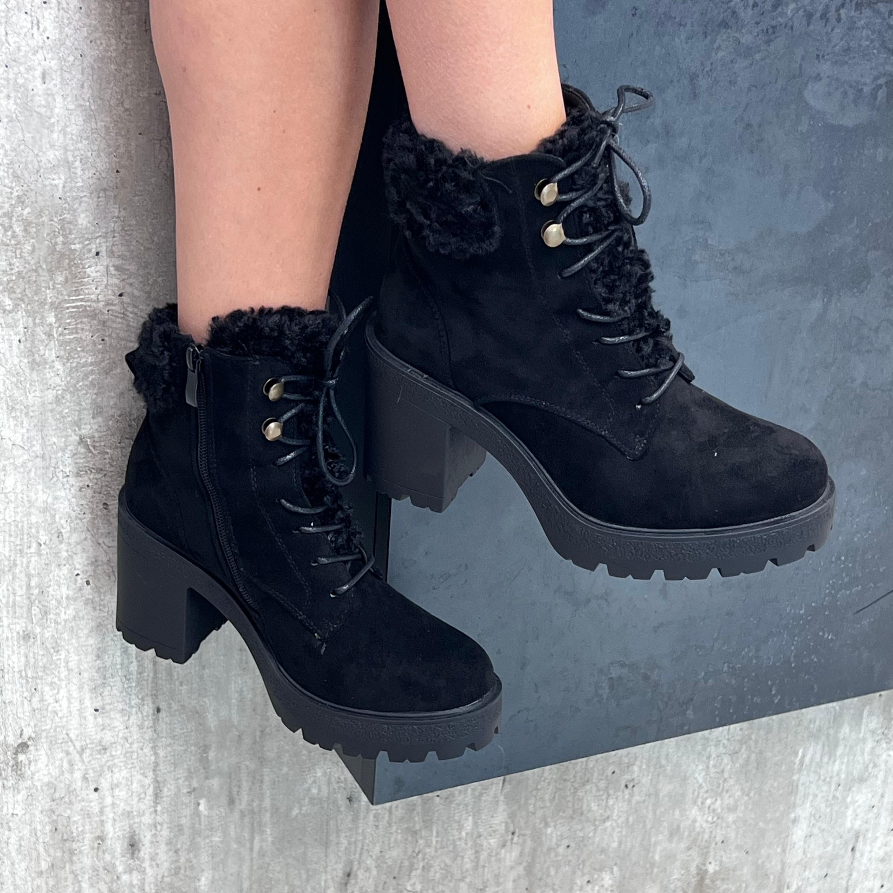 STIVALETTO STRINGATO NERO