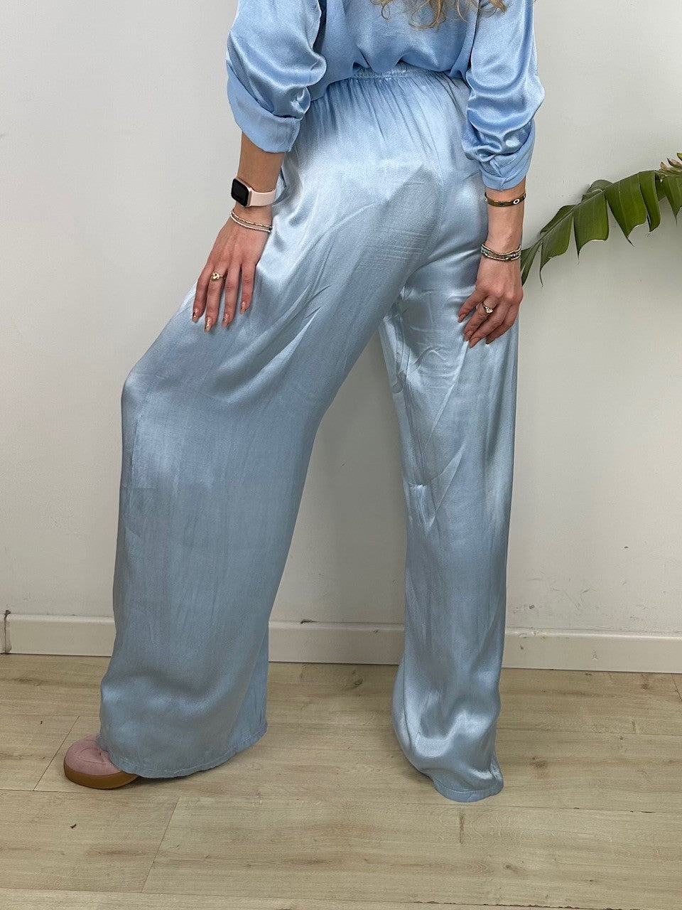 PANTALONI RASO MORBIDI AZZURRO