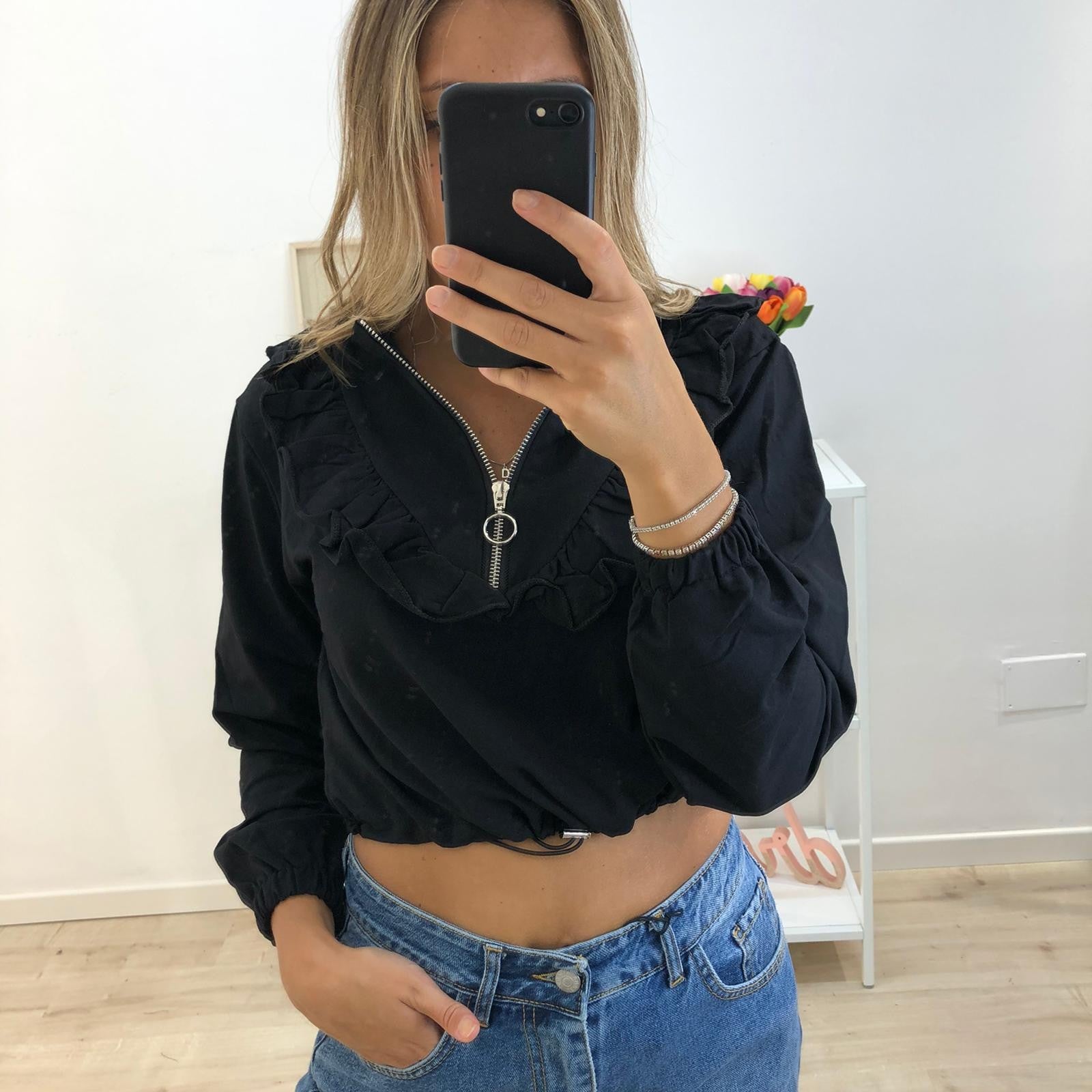 CROP FELPA ROUCHES NERA