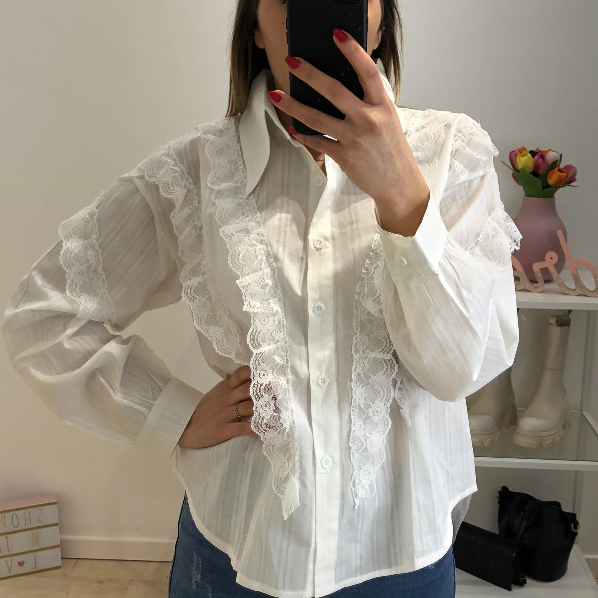 BLUSA CON MERLETTO
