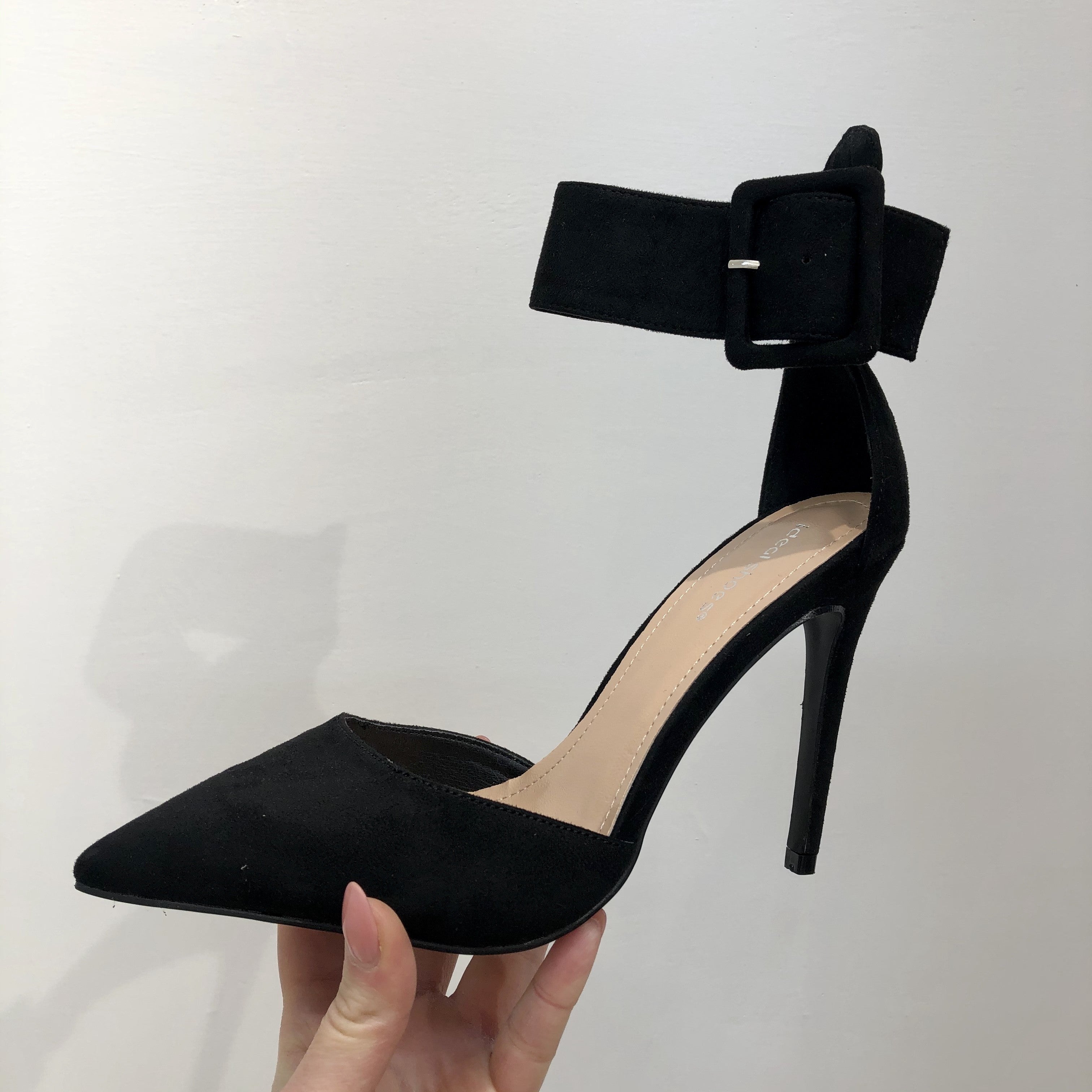 DéCOLLETé CON TACCO A SPILLO