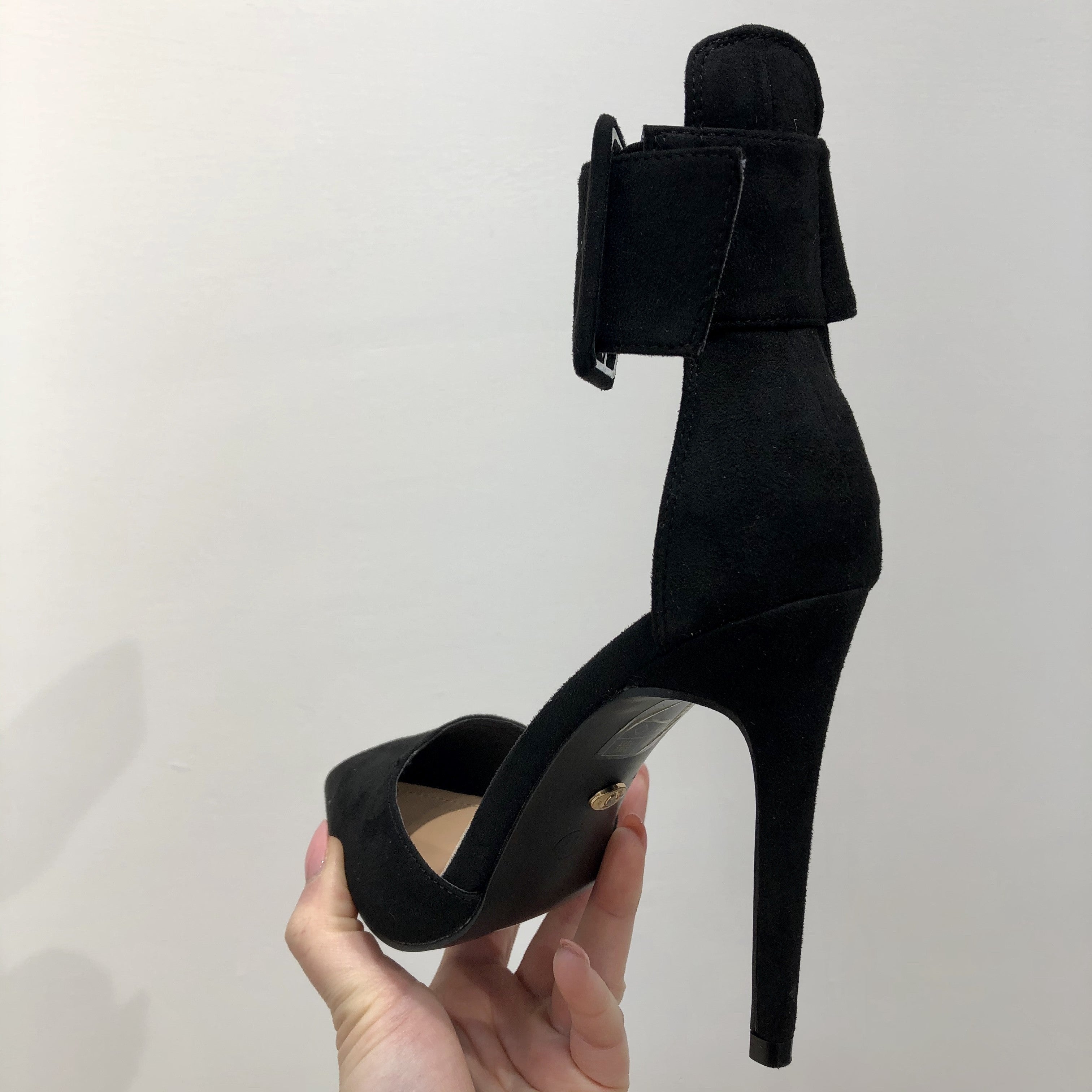 DéCOLLETé CON TACCO A SPILLO