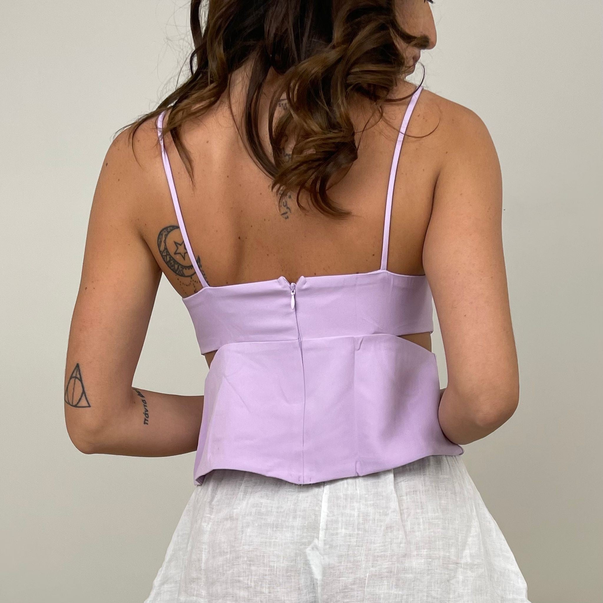 TOP CUT-OUT LILLA