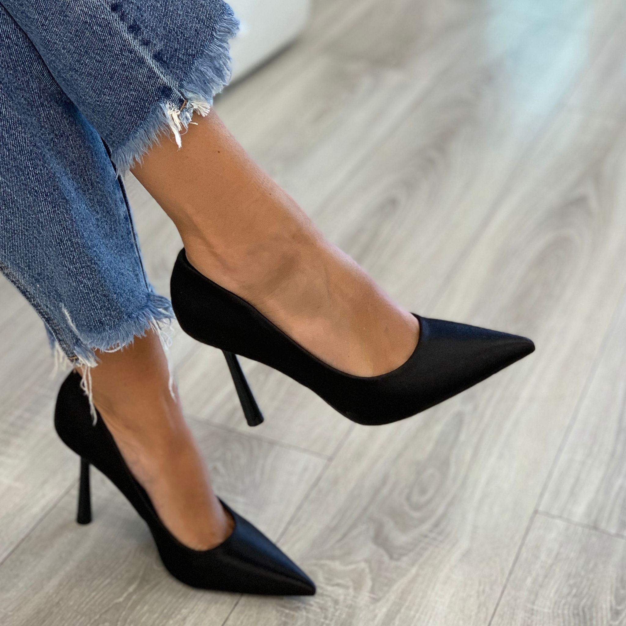 DÉCOLLETÉ METALLIC NERO