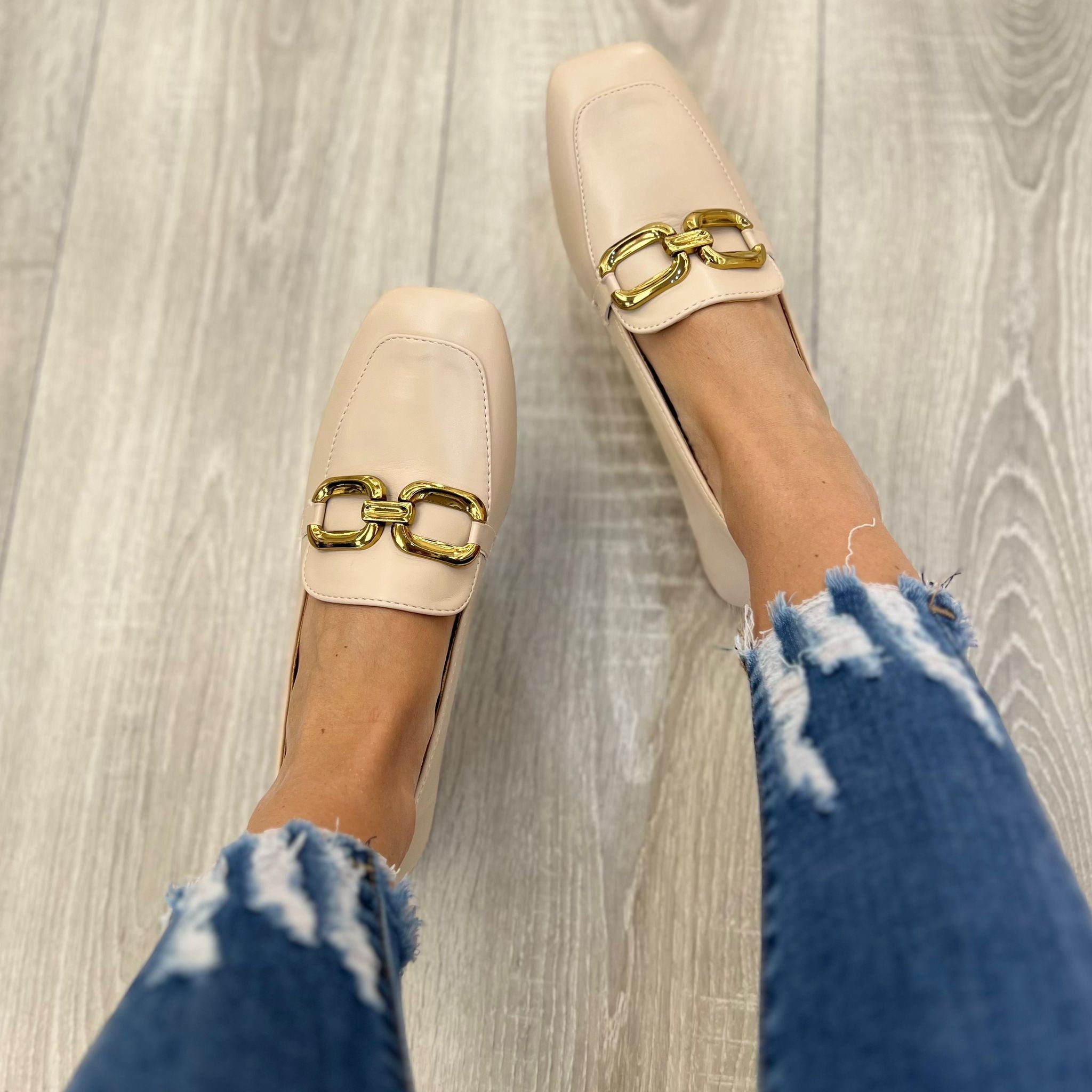 MOCASSINI CON TACCO BEIGE