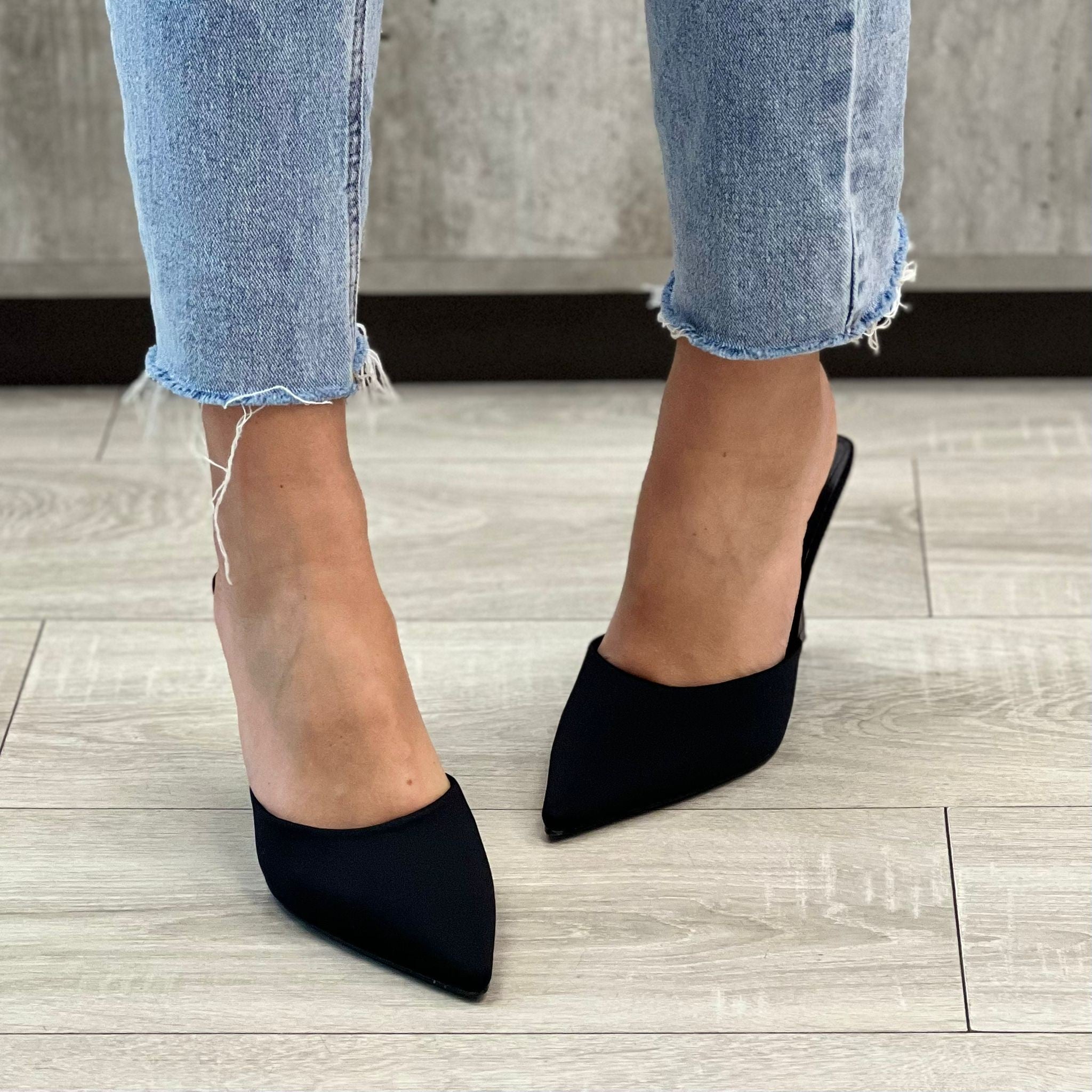 DèCOLLETEè SABOT NERO