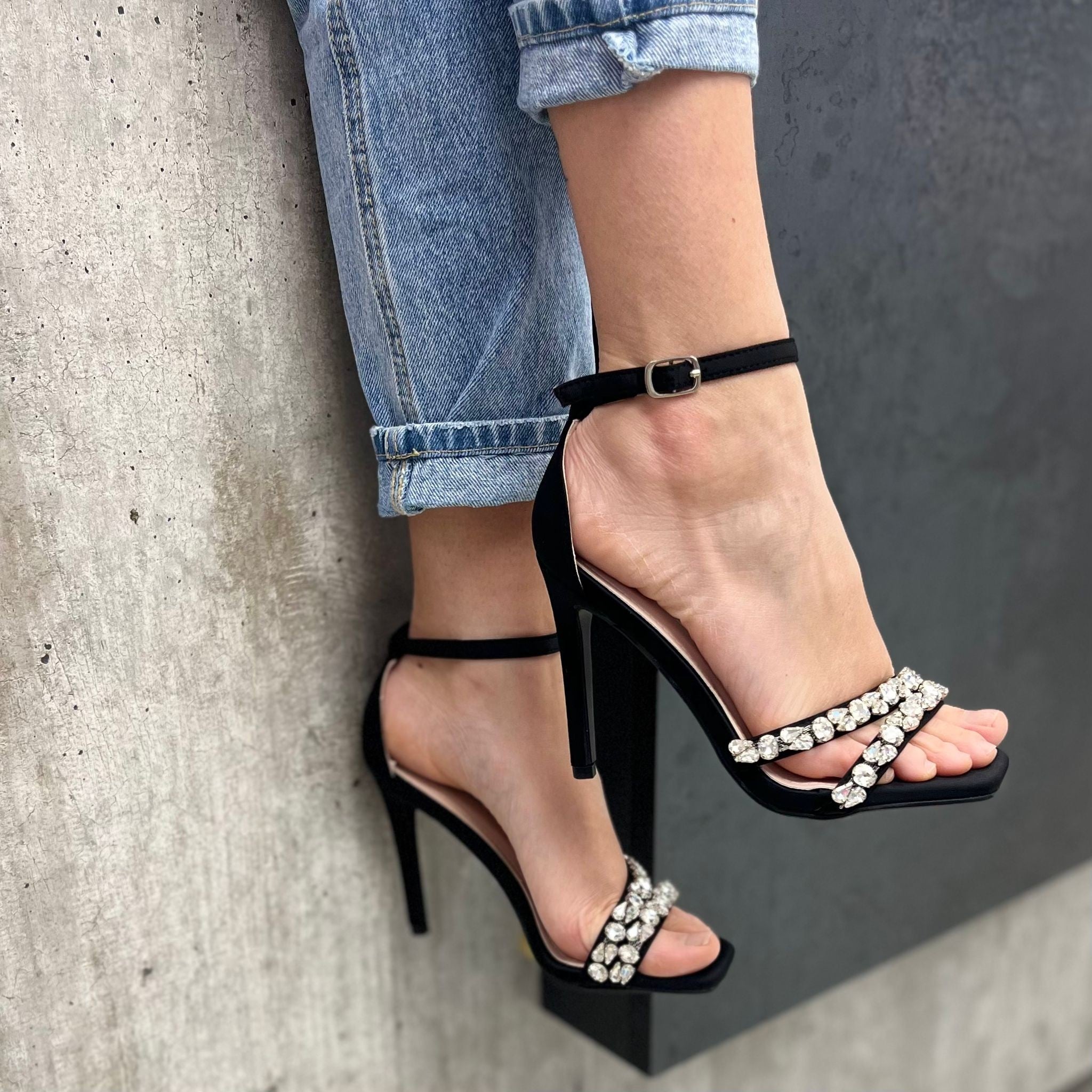 SANDALI GIOIELLO NERO