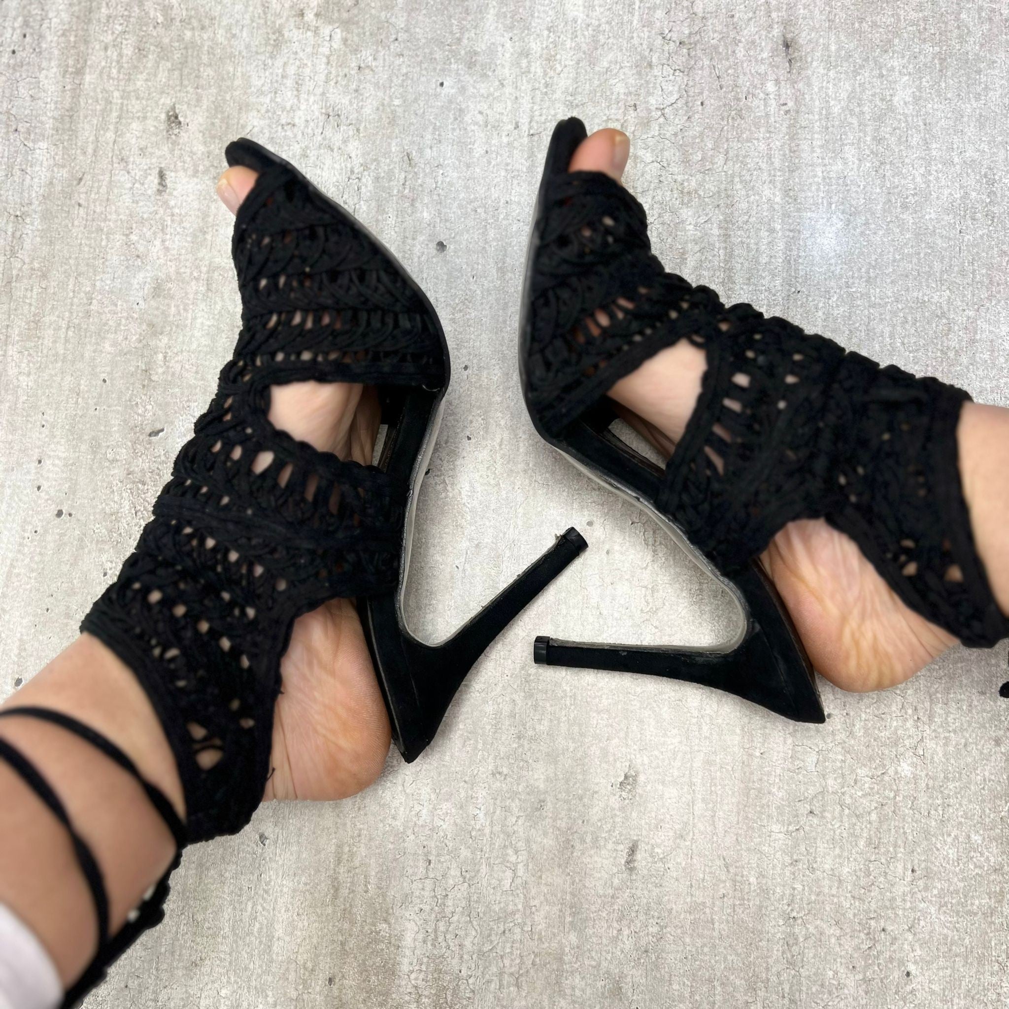 SANDALI UNCINETTO NERO