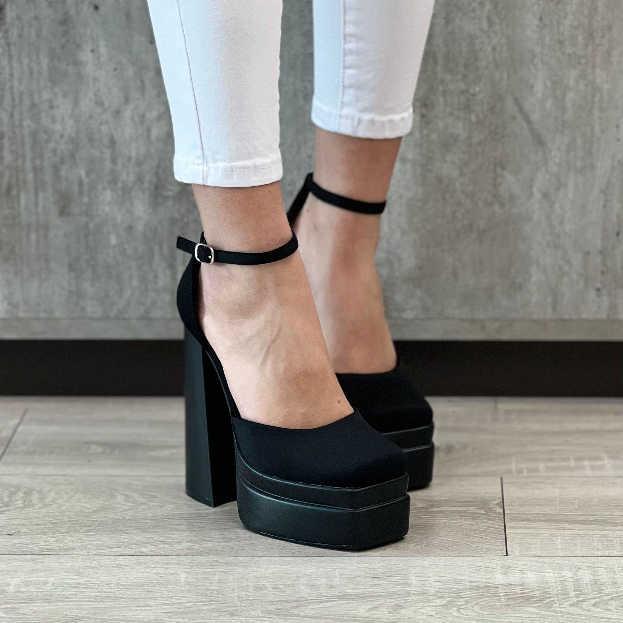 MAXI DÉCOLLETÉ NERO