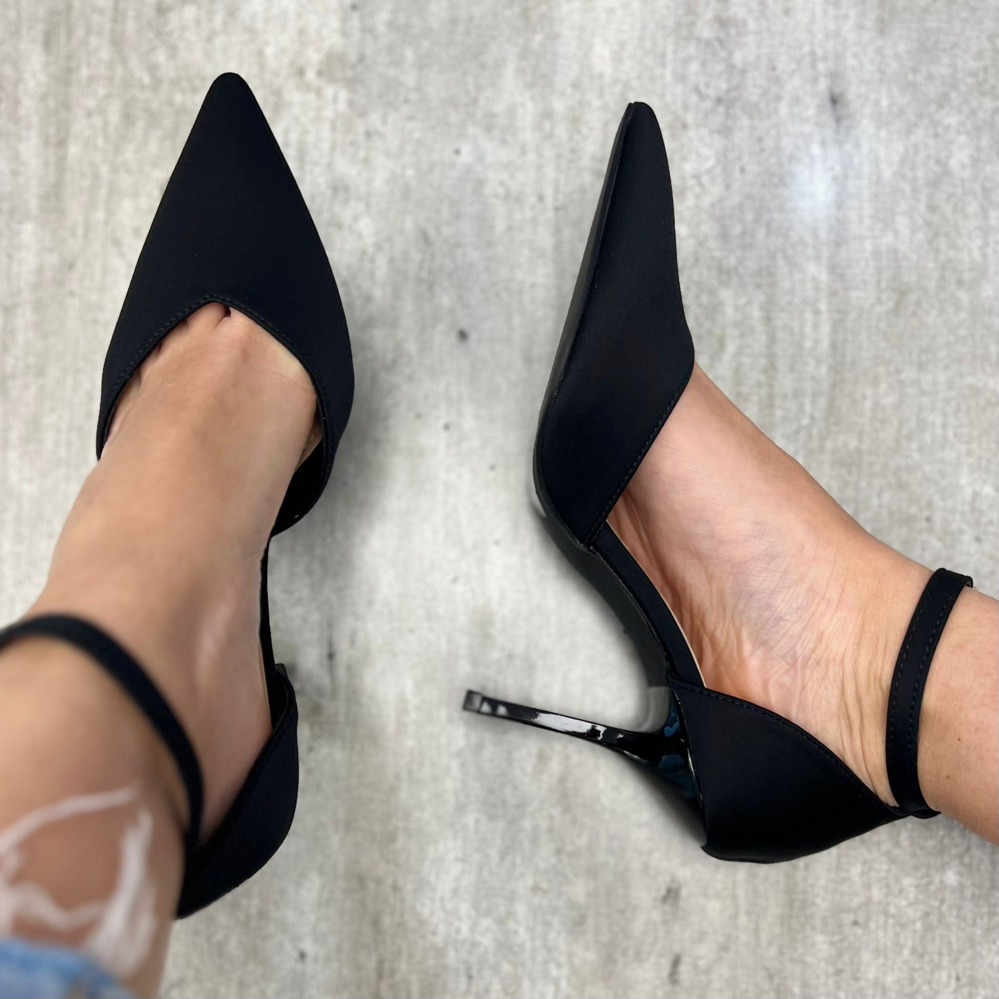 DéCOLLETé CON CAVIGLIERA NERO