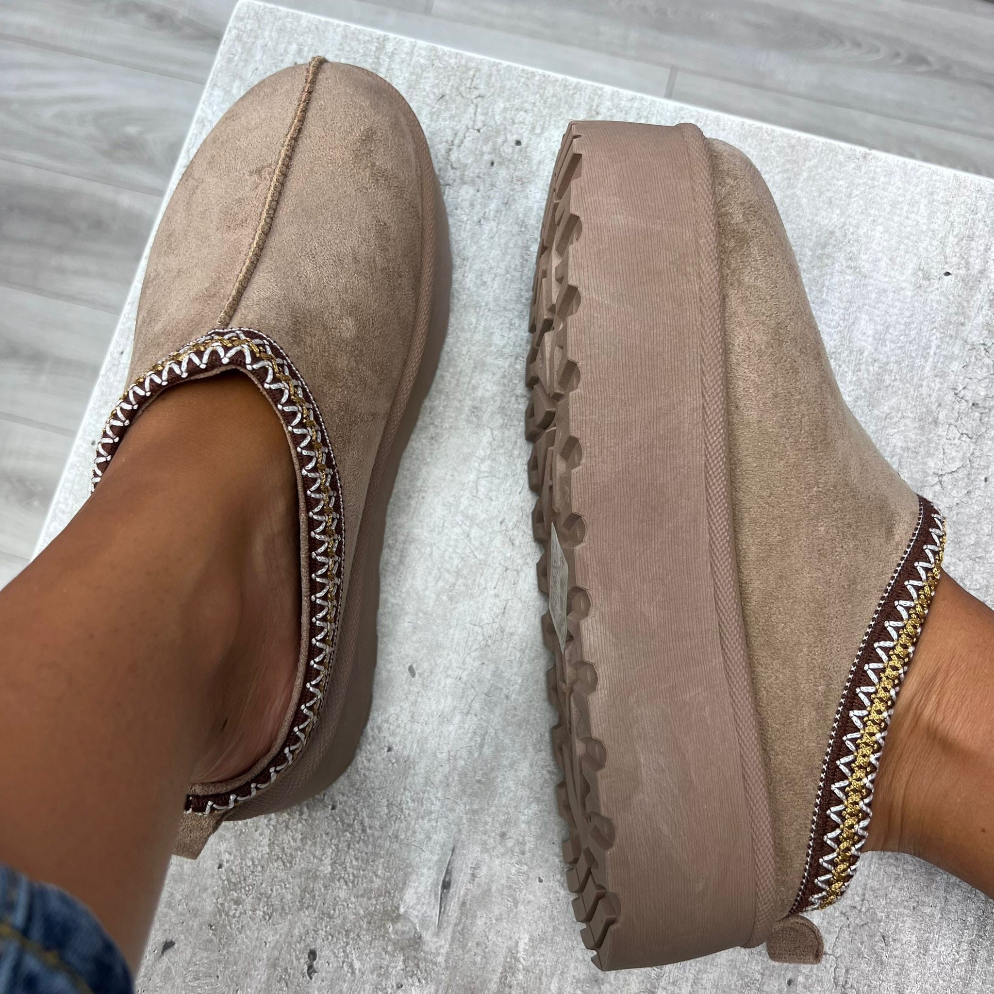 SABOT CALIFORNIA TORTORA