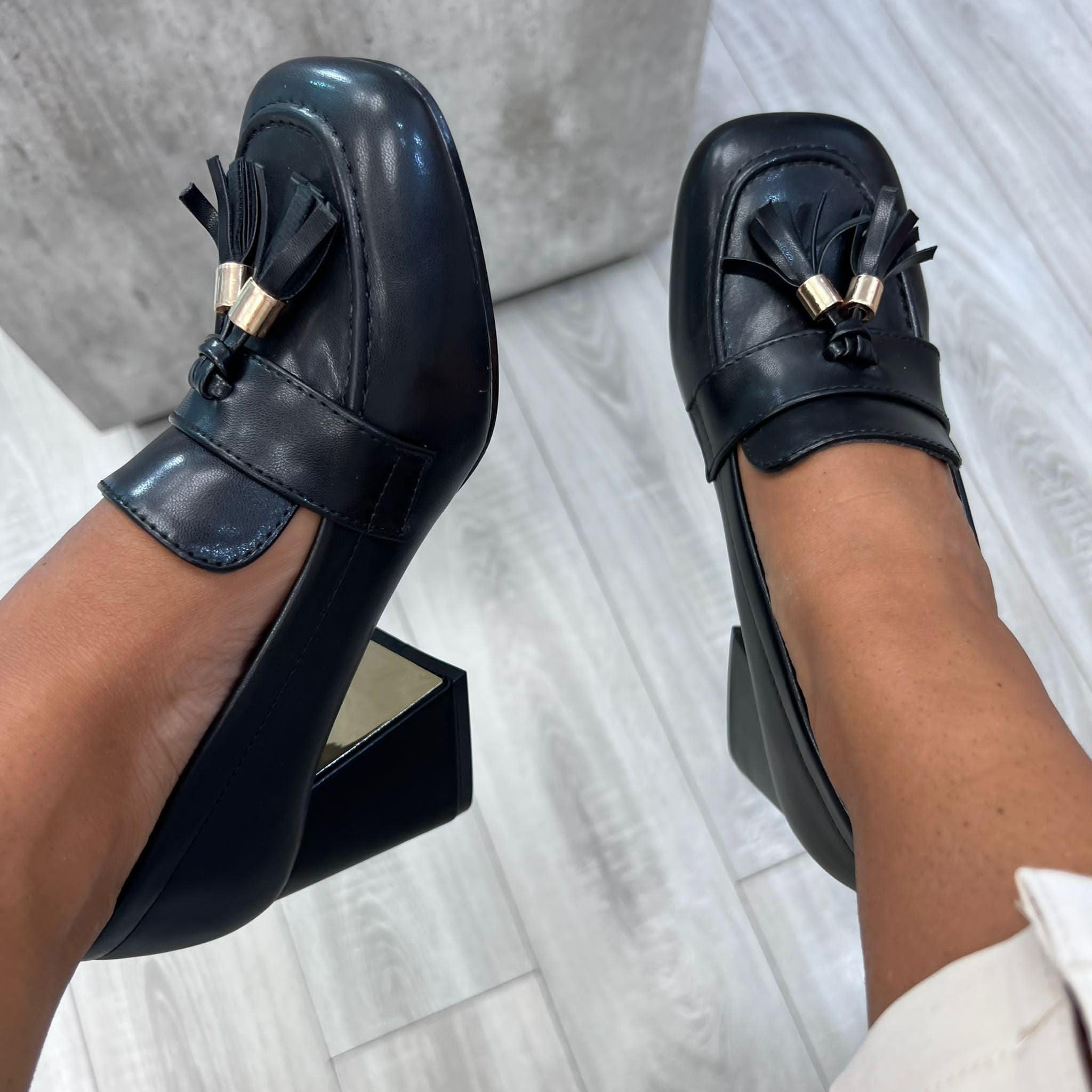 DECOLLETè ALASKA NERA