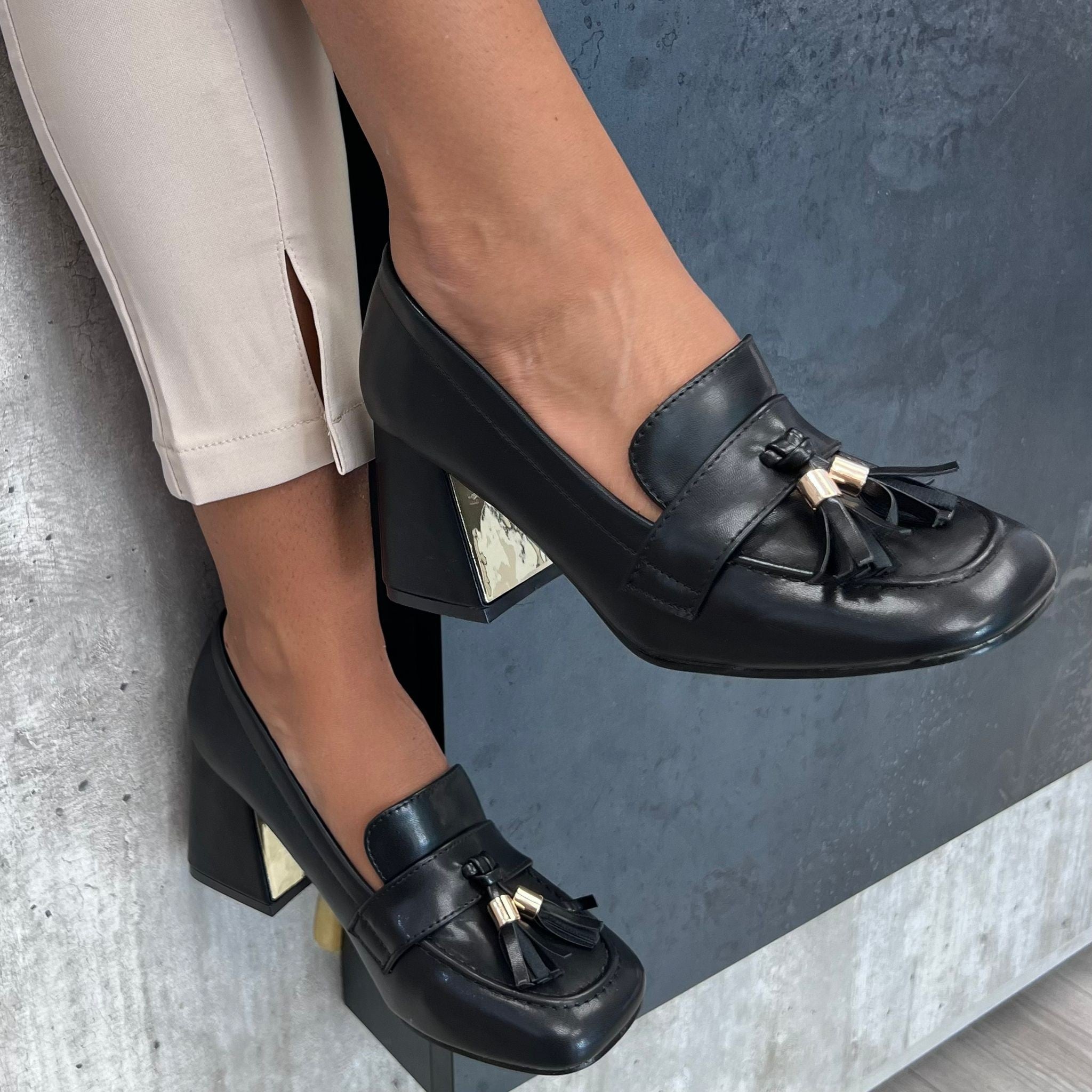 DECOLLETè ALASKA NERA