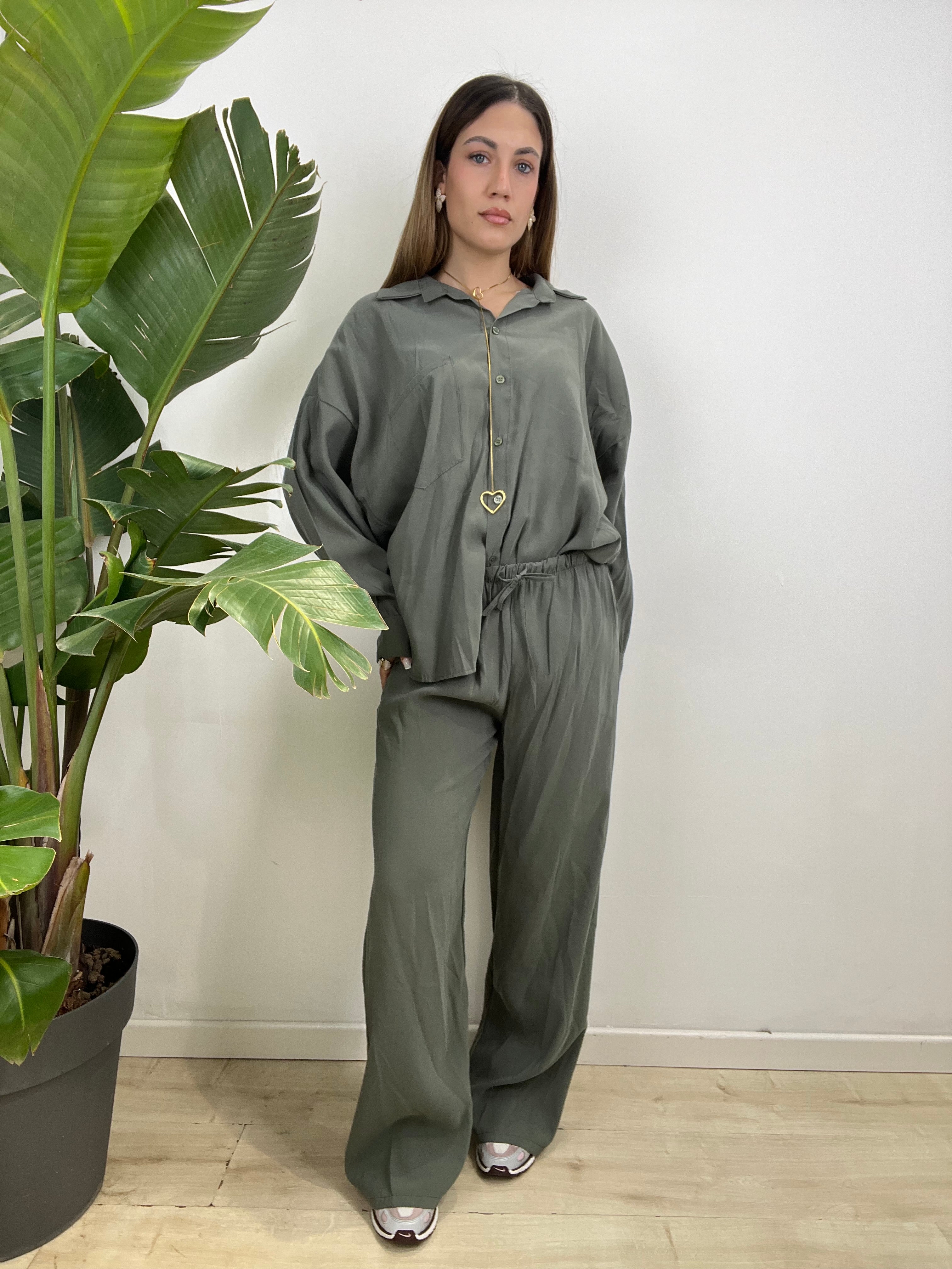 COMPLETO MORBIDO VERDE MILITARE