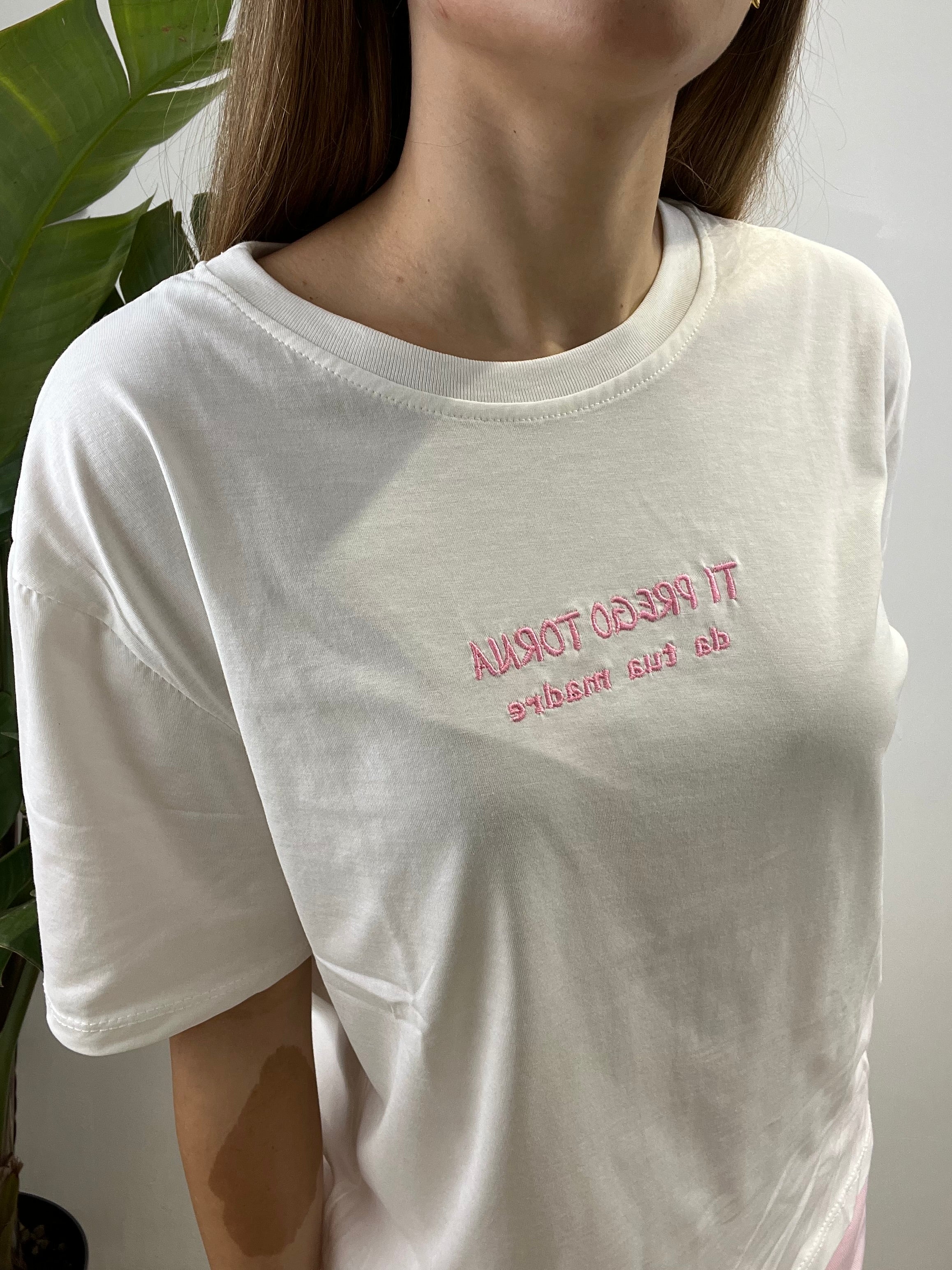 T-SHIRT CON SCRITTA " TORNA DA TUA MADRE" ROSA