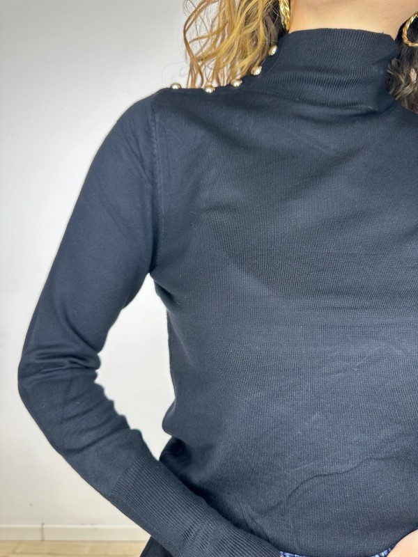 PULL MEZZO COLLO BORCHIETTE NERA PULL MEZZO COLLO BORCHIETTE NERA