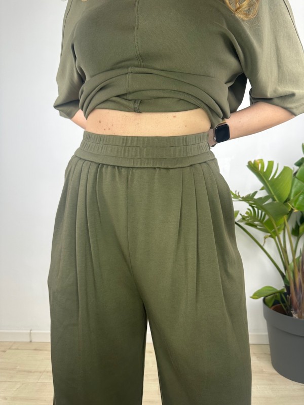 PANTALONI MORBIDI LUMINA VERDE PANTALONI MORBIDI LUMINA VERDE