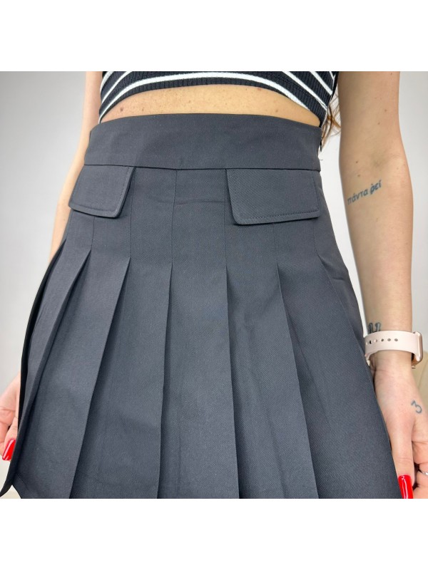 GONNA SHORT A PIEGHE NERA GONNA SHORT A PIEGHE NERA