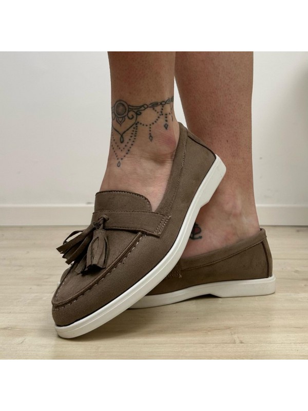 MOCASSINO CON NAPPINE BEIGE MOCASSINO CON NAPPINE BEIGE