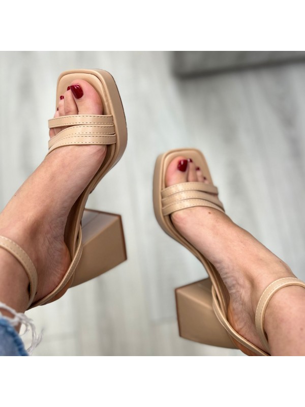SANDALI CON PLATEAU BEIGE SANDALI CON PLATEAU BEIGE