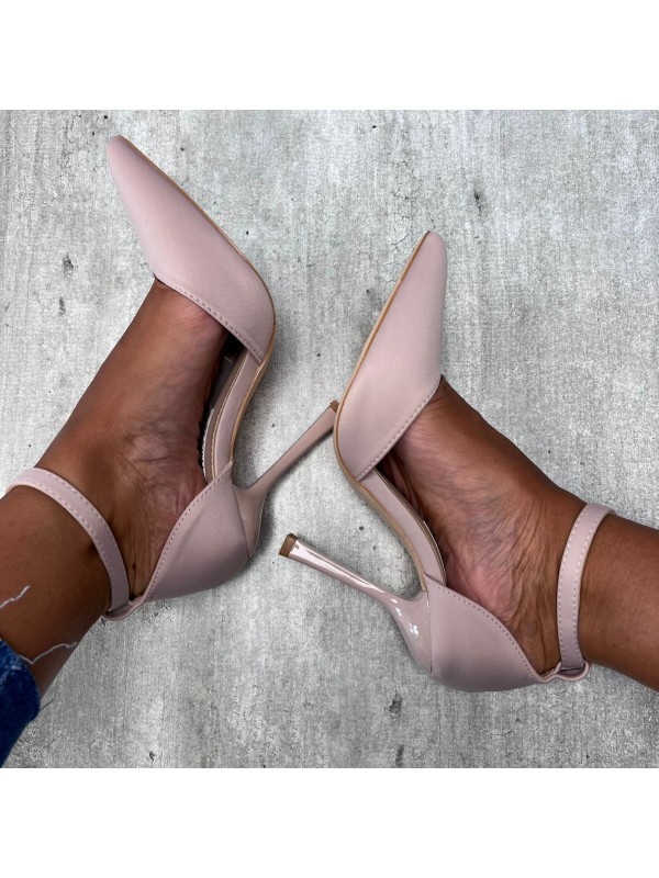 DèCOLLETè YLENIA NUDE DèCOLLETè YLENIA NUDE