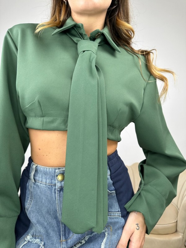 CAMICIA CROP CRAVATTA VERDE CAMICIA CROP CRAVATTA VERDE