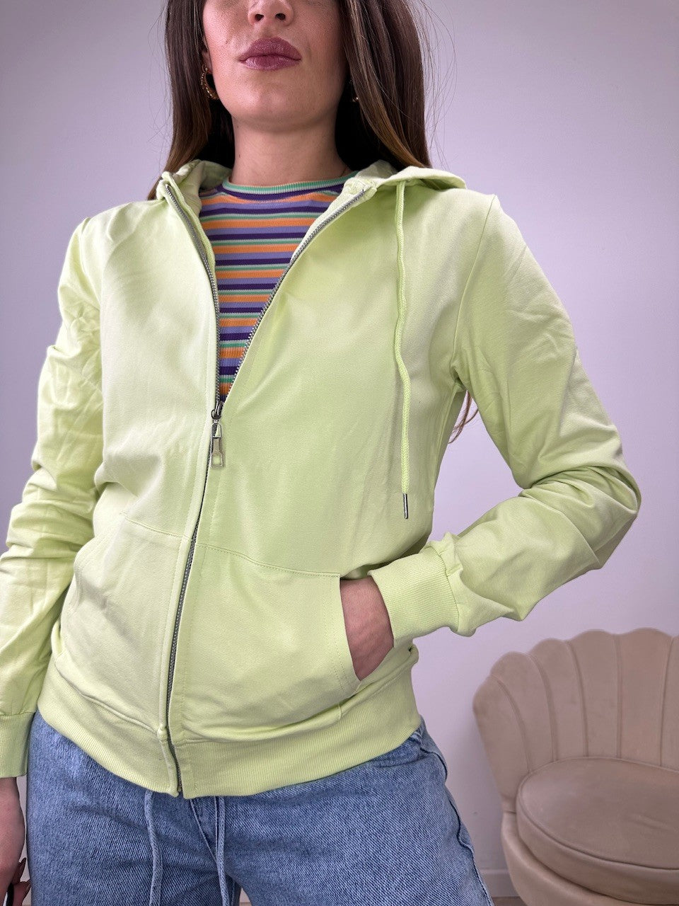 FELPA PRIMAVERILE CON ZIP VERDE CHIARO