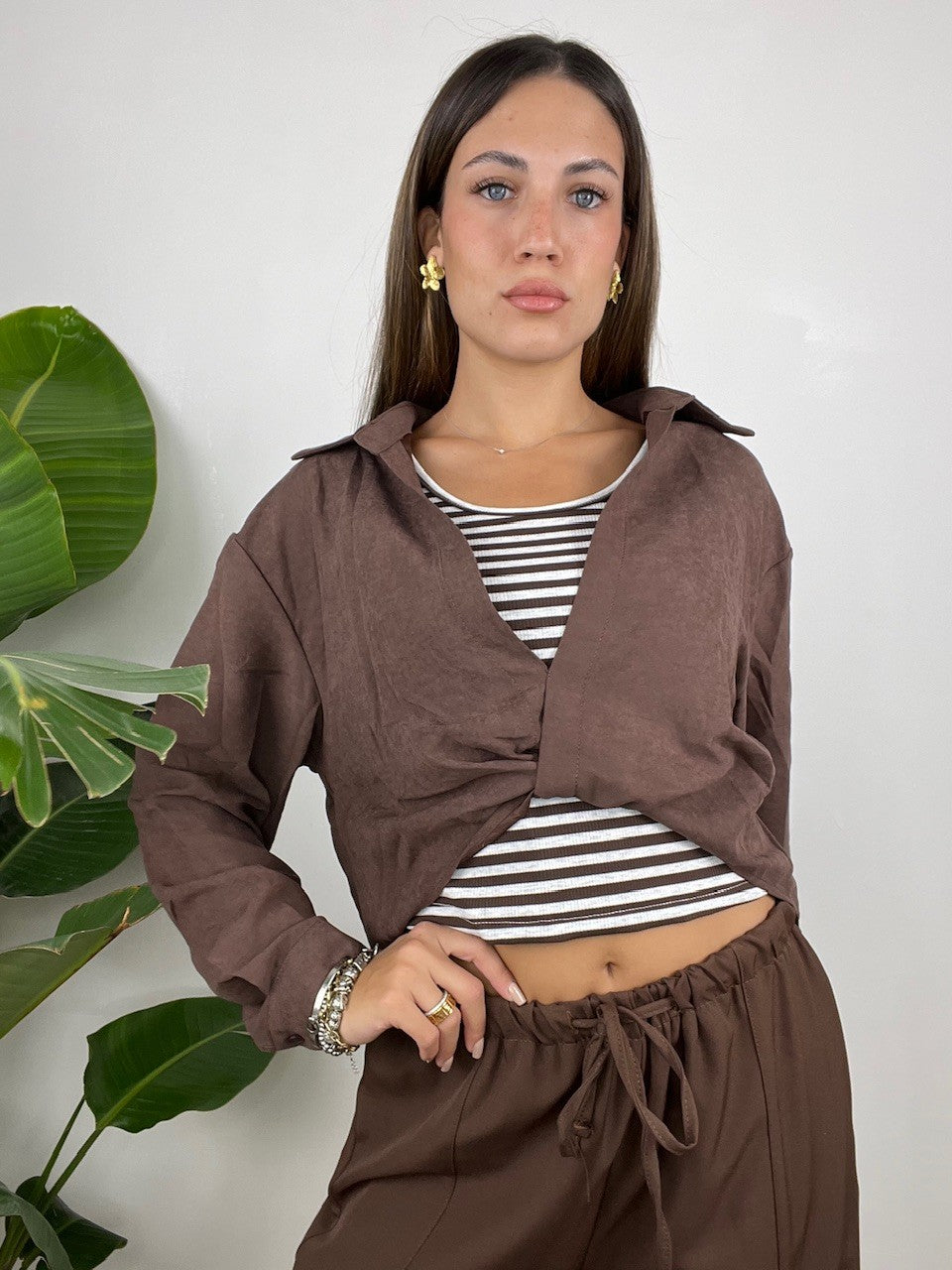 CAMICIA CON CANOTTA RIGHE MARRONE