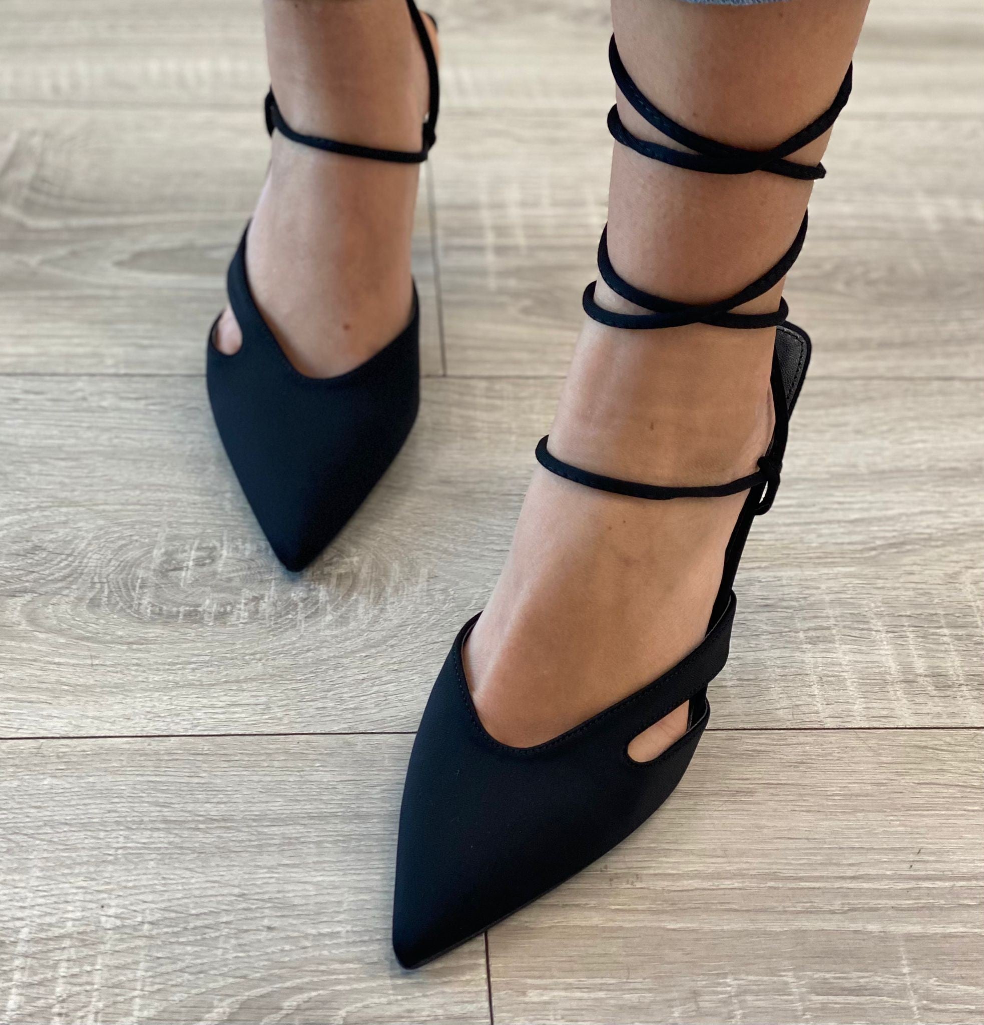 DèCOLLETè CON LACCI NERO