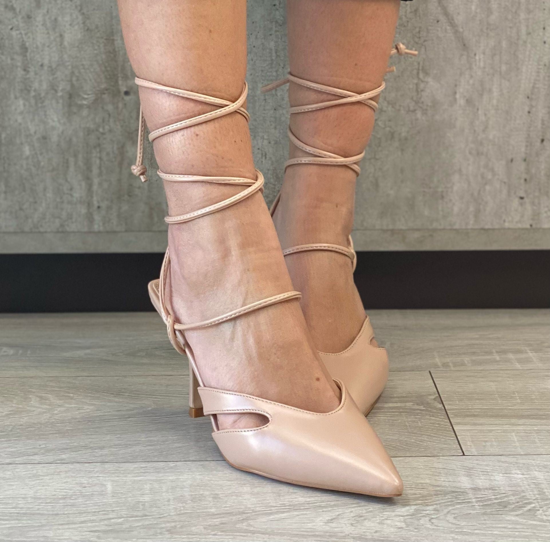 DèCOLLETè CON LACCI ECO-PELLE NUDE