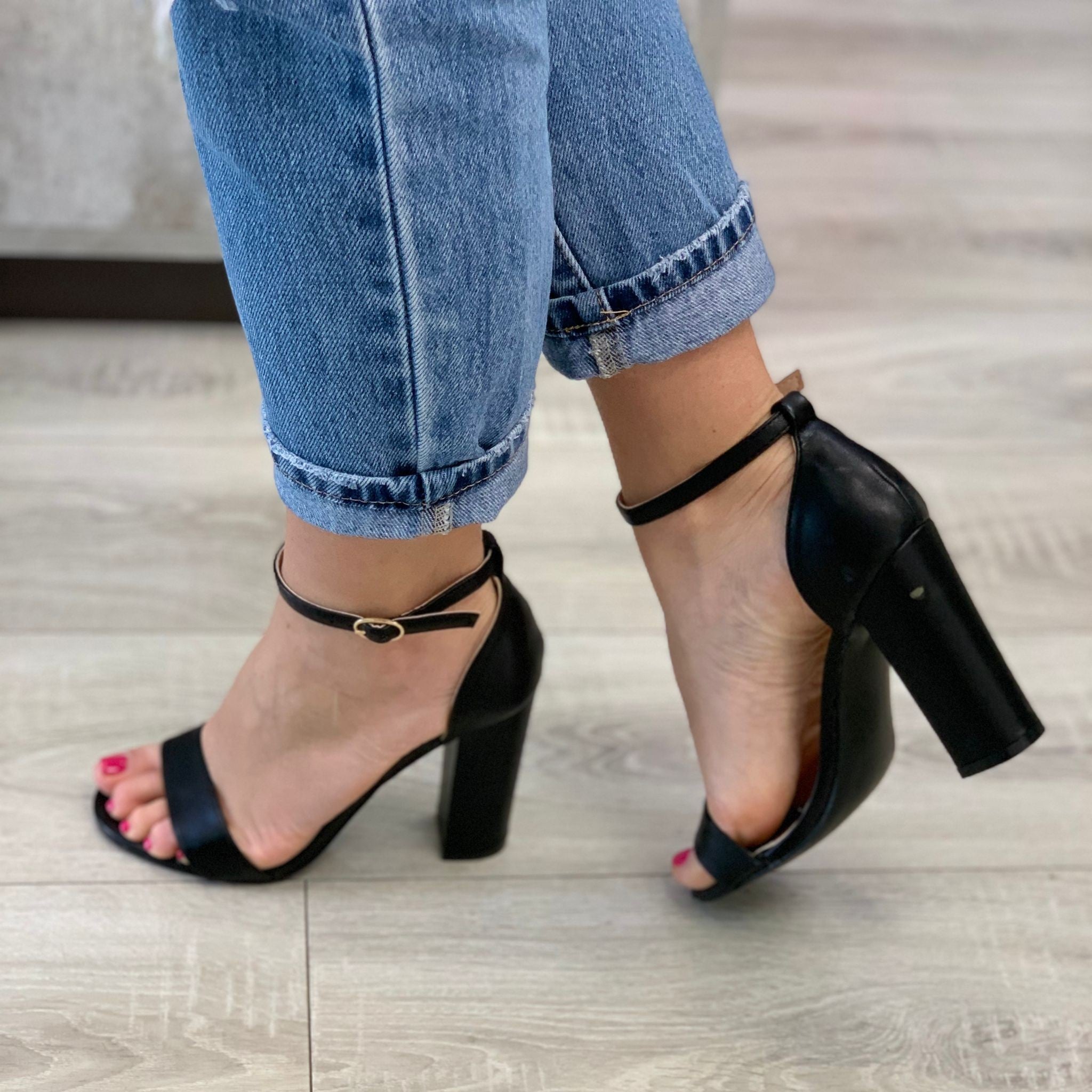 SANDALO TACCO ALTO NERA