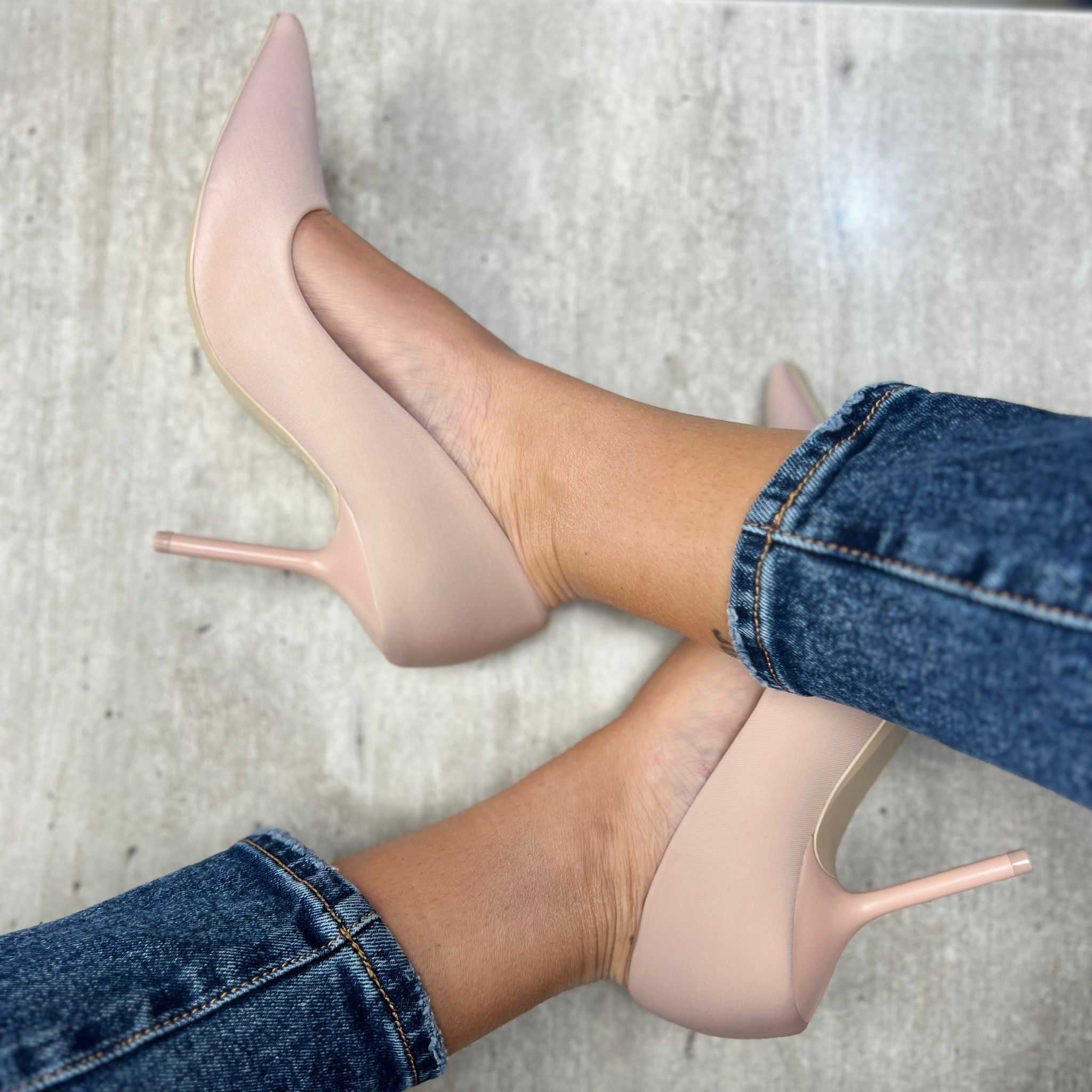 DÉCOLLETÉ SATIN NUDE