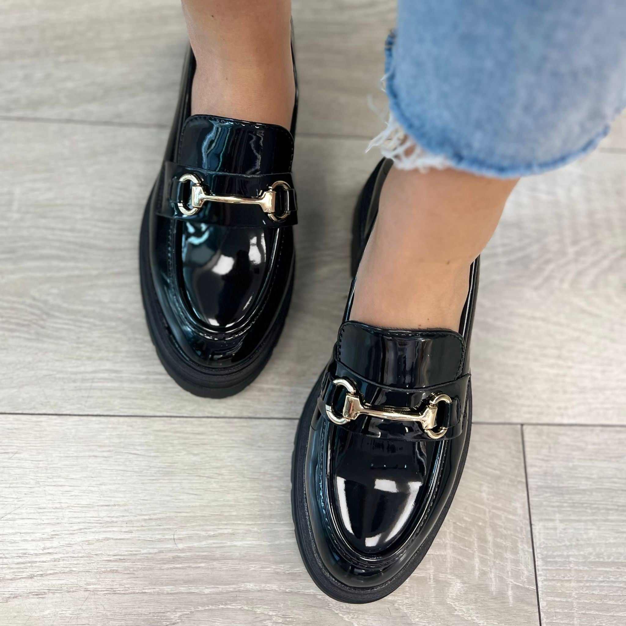 MOCASSINO CON FIBBIA LUCIDO