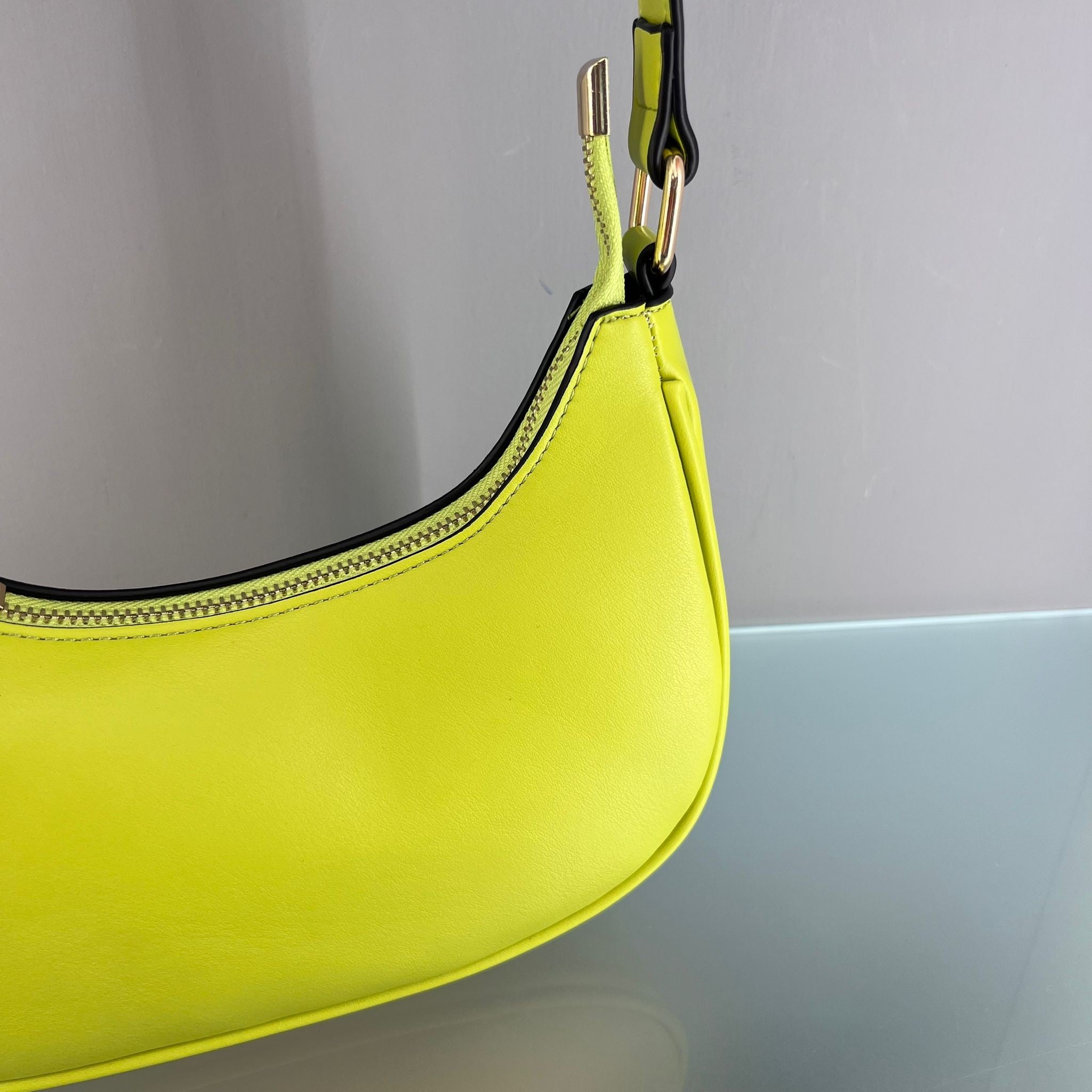 BORSA MEZZALUNA VERDE LIME