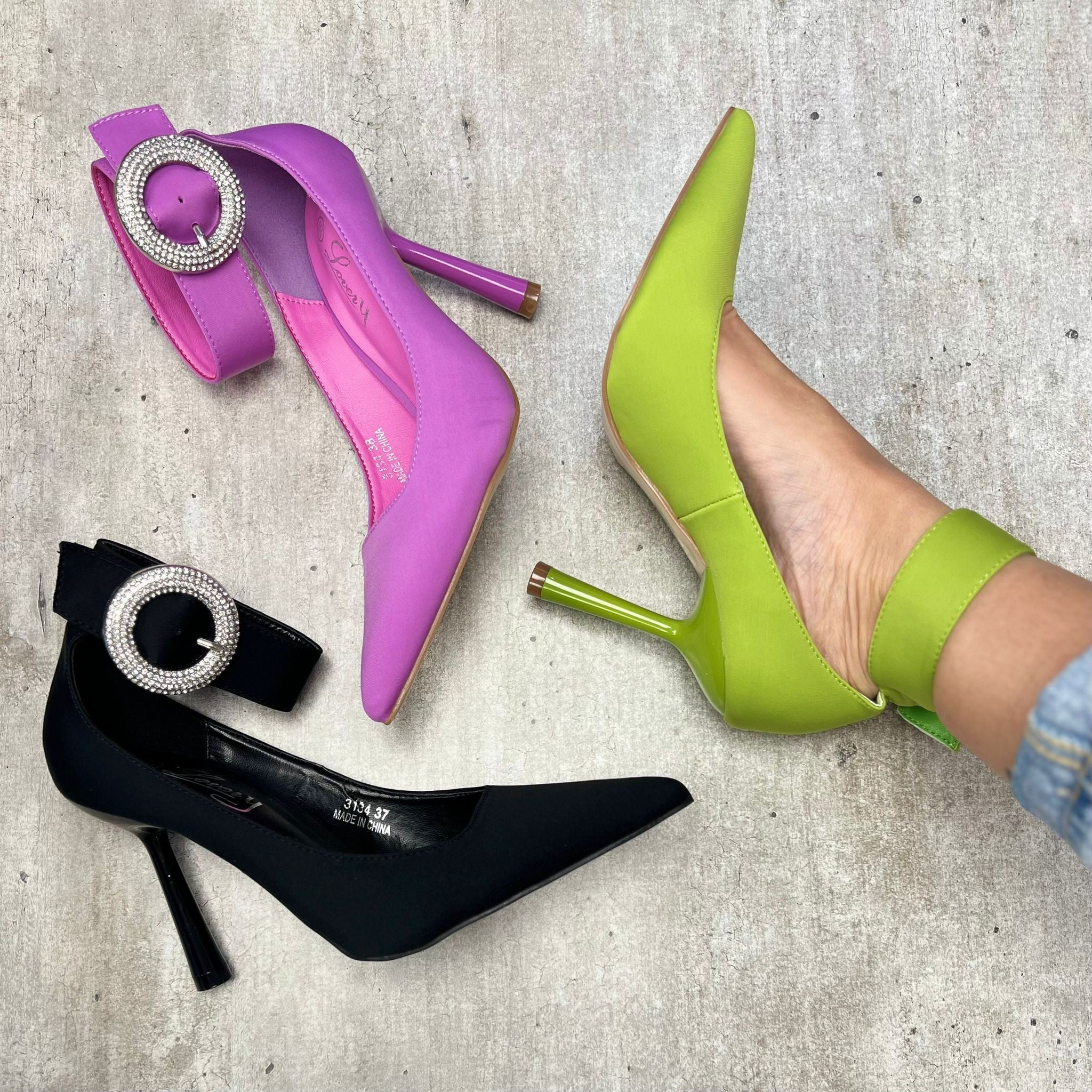 DÉCOLLETÉ CON CAVIGLIERA VERDE