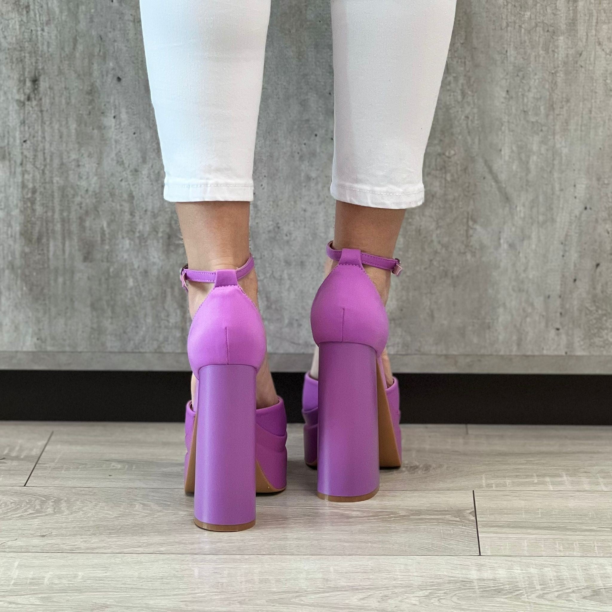 MAXI DÉCOLLETÉ VIOLA