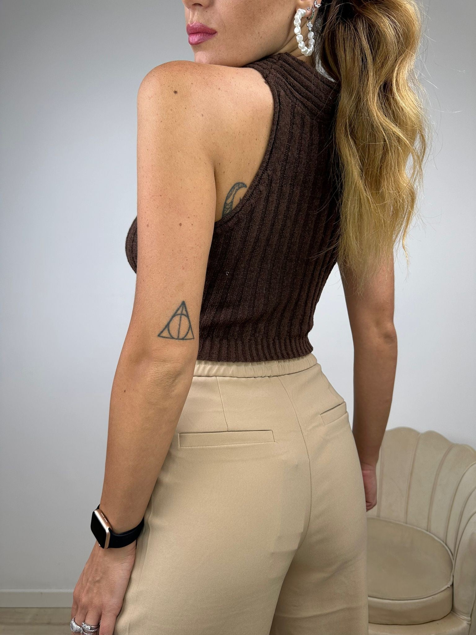 TOP CROP ROMBO MARRONE