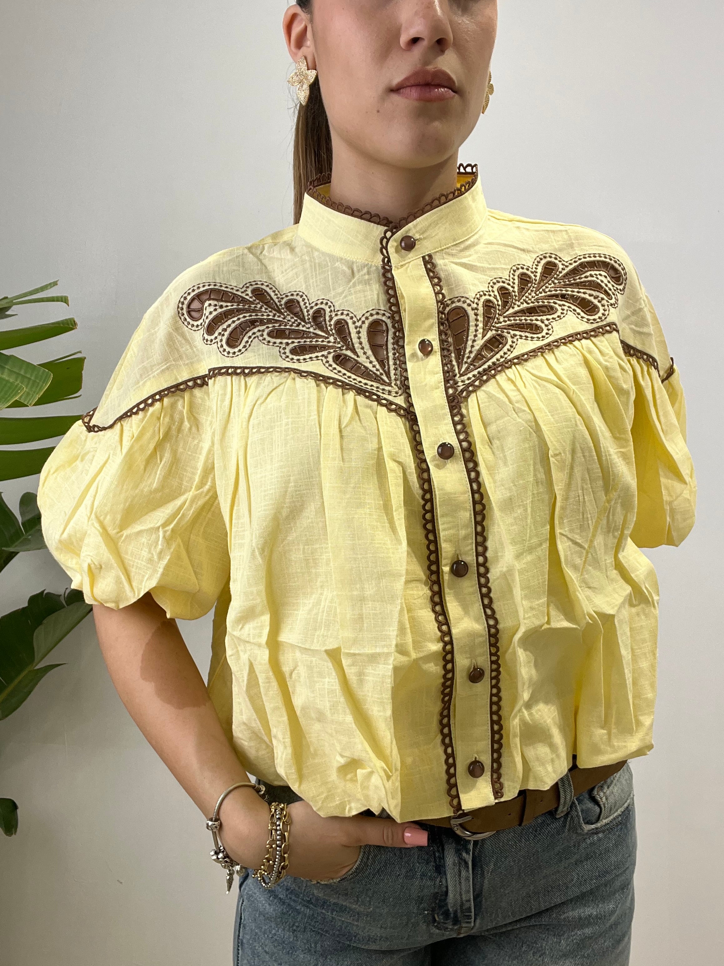 CAMICIA CROP RICAMATA GIALLA