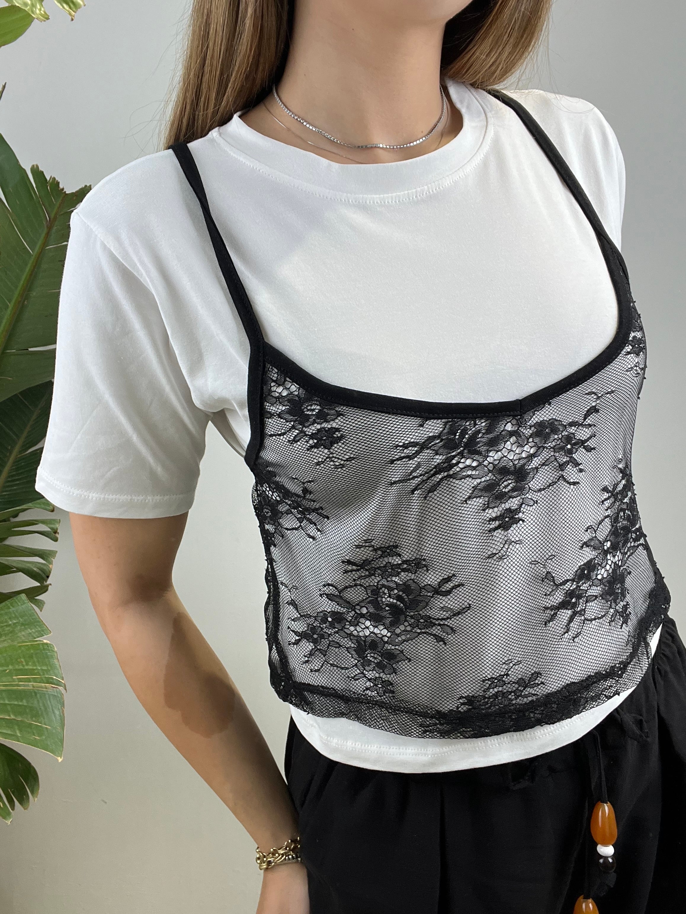 T-SHIRT CON CANOTTA PIZZO